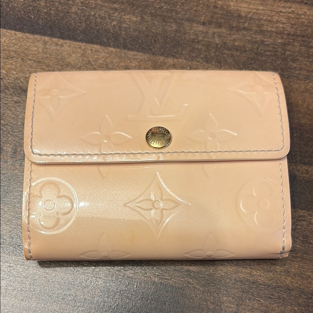 Authentic Vernis Louis Vuitton patent leather compact wallet